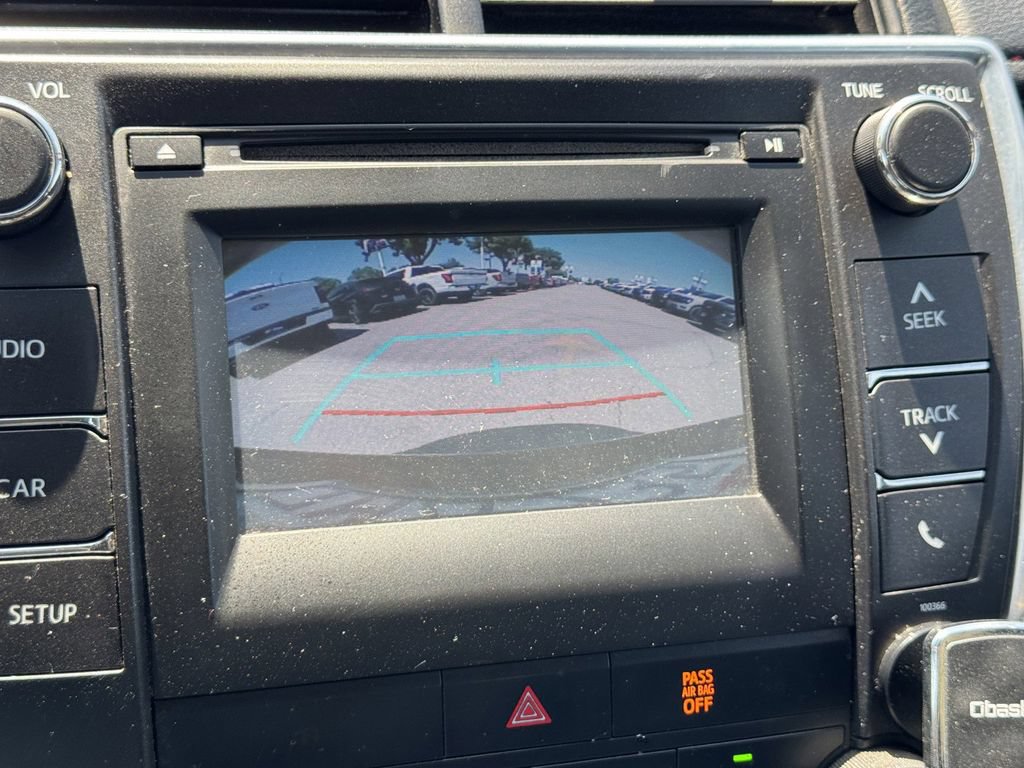 Used 2015 Toyota Camry SE FWD image 16