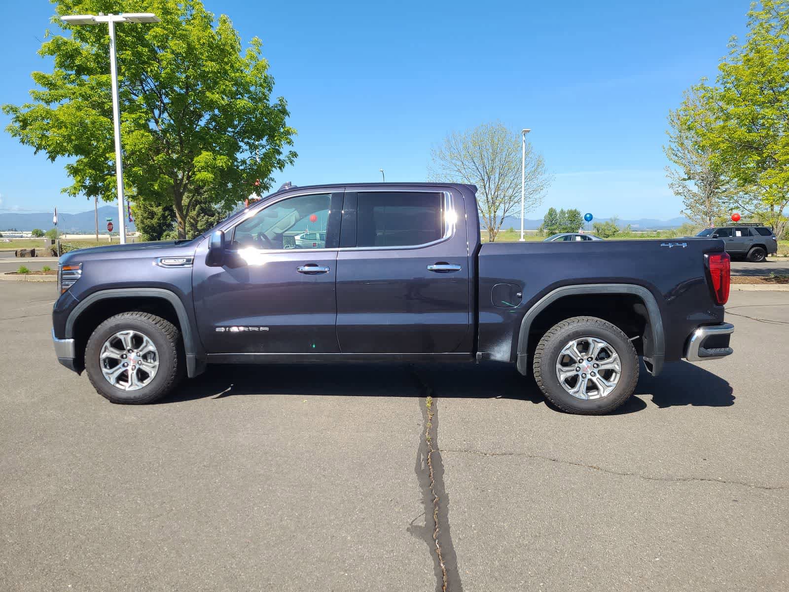 Used 2025 GMC Sierra 1500 SLT AWD/4WD image 11