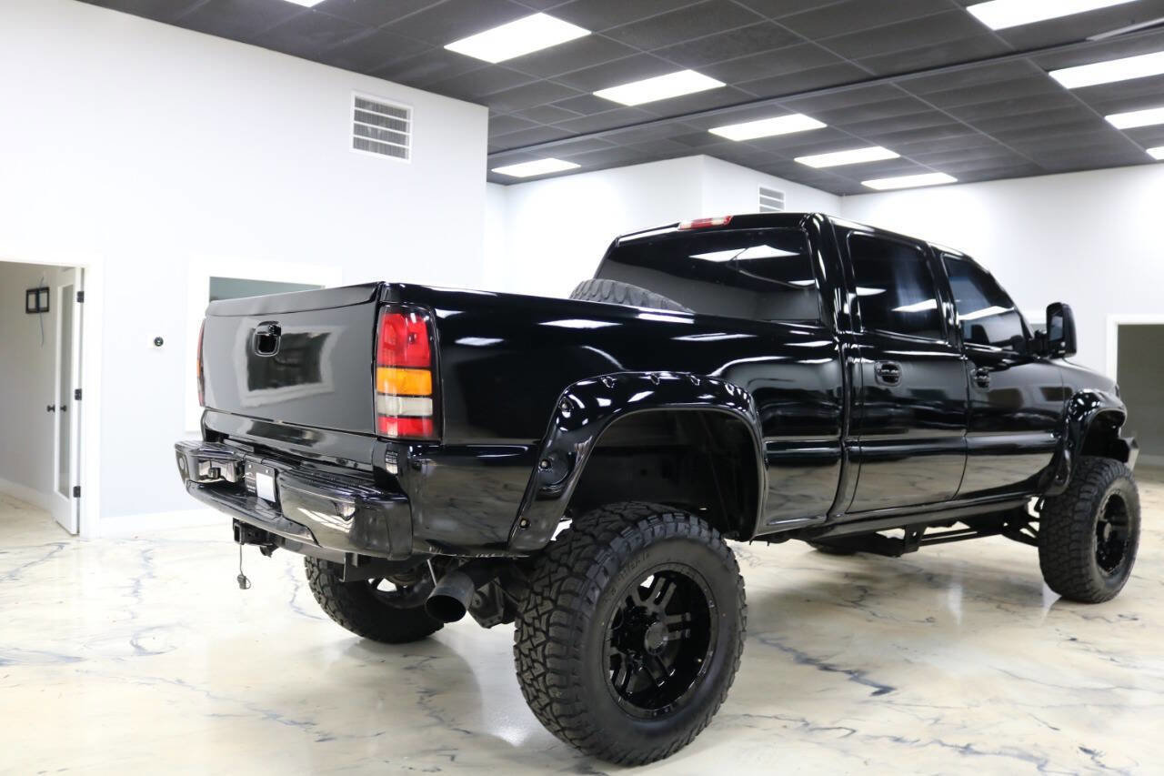 Used 2006 GMC Sierra 2500 SLT w/ Heavy-Duty Power Package image 30