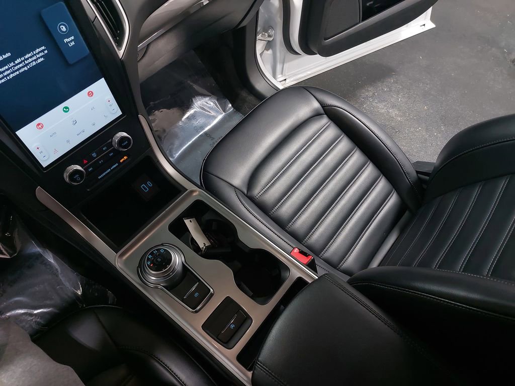 Used 2024 Ford Edge SEL image 48