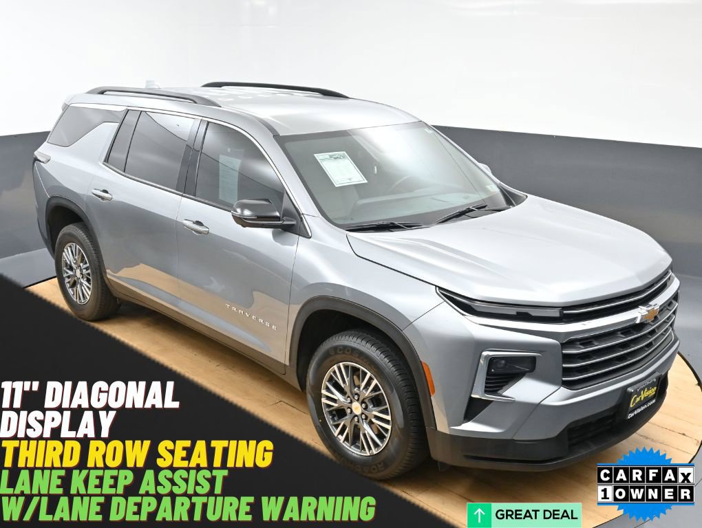 Used 2024 Chevrolet Traverse LT
