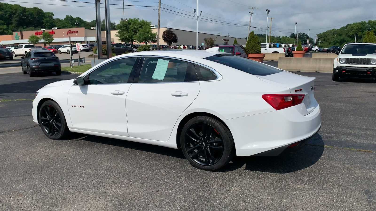 Certified 2018 Chevrolet Malibu LT w/ Redline Edition FWD image 6