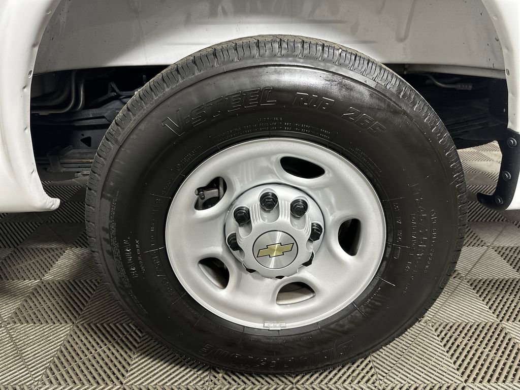 Used 2025 Chevrolet Express 3500 LS RWD image 32