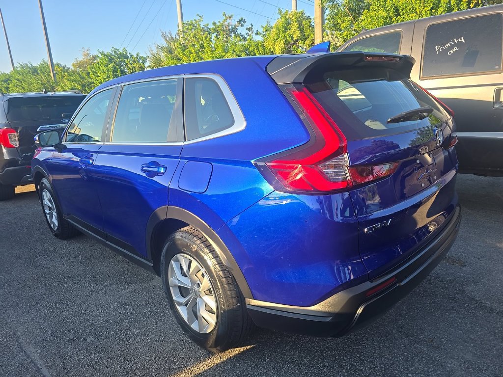 Used 2024 Honda CR-V LX image 4