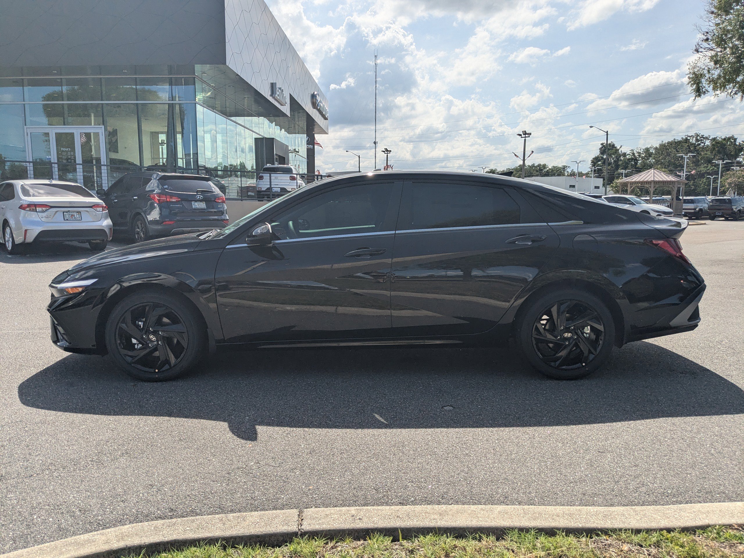 New 2026 Hyundai Elantra SEL Sport Premium FWD image 9