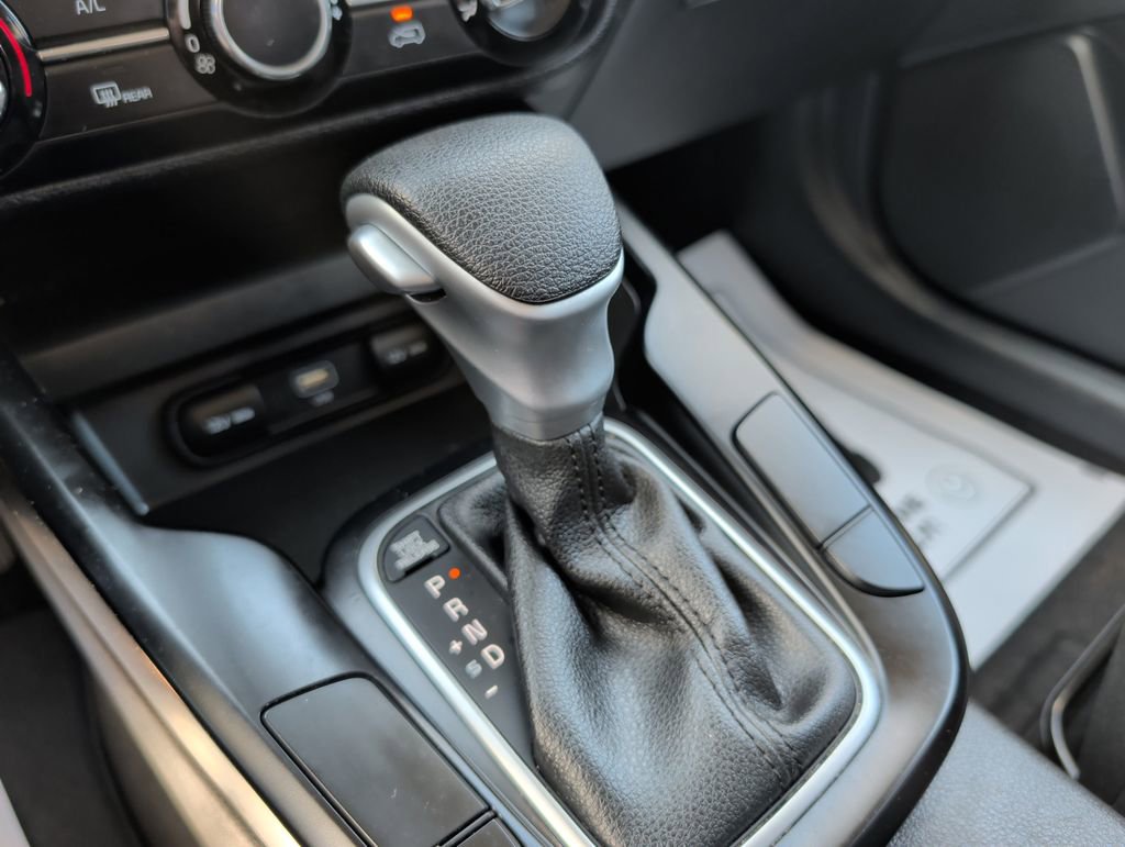 Used 2024 Kia Soul LX w/ Option Group 015 FWD image 16