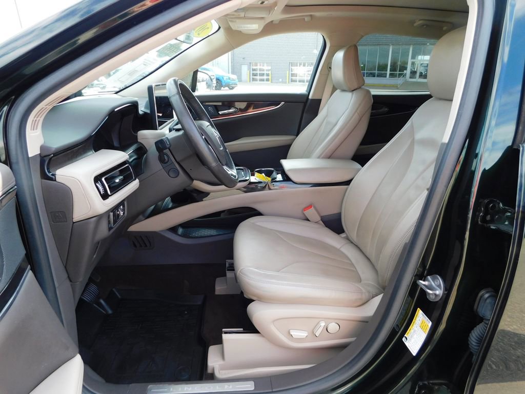 Used 2021 Lincoln Nautilus Reserve w/ Equipment Group 201A image 13