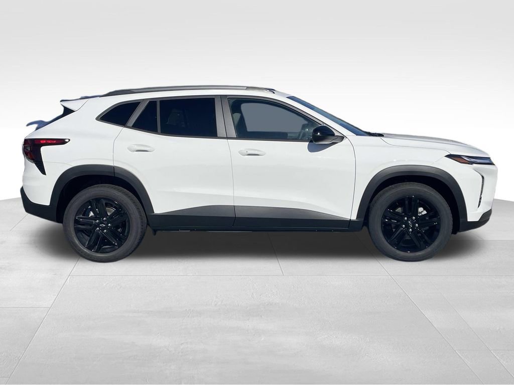 New 2026 Chevrolet Trax ACTIV FWD image 2