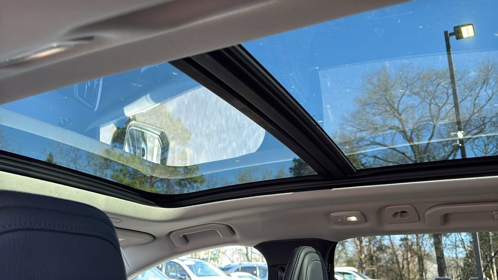 Used 2025 Volvo V60 B5 Cross Country Plus image 25