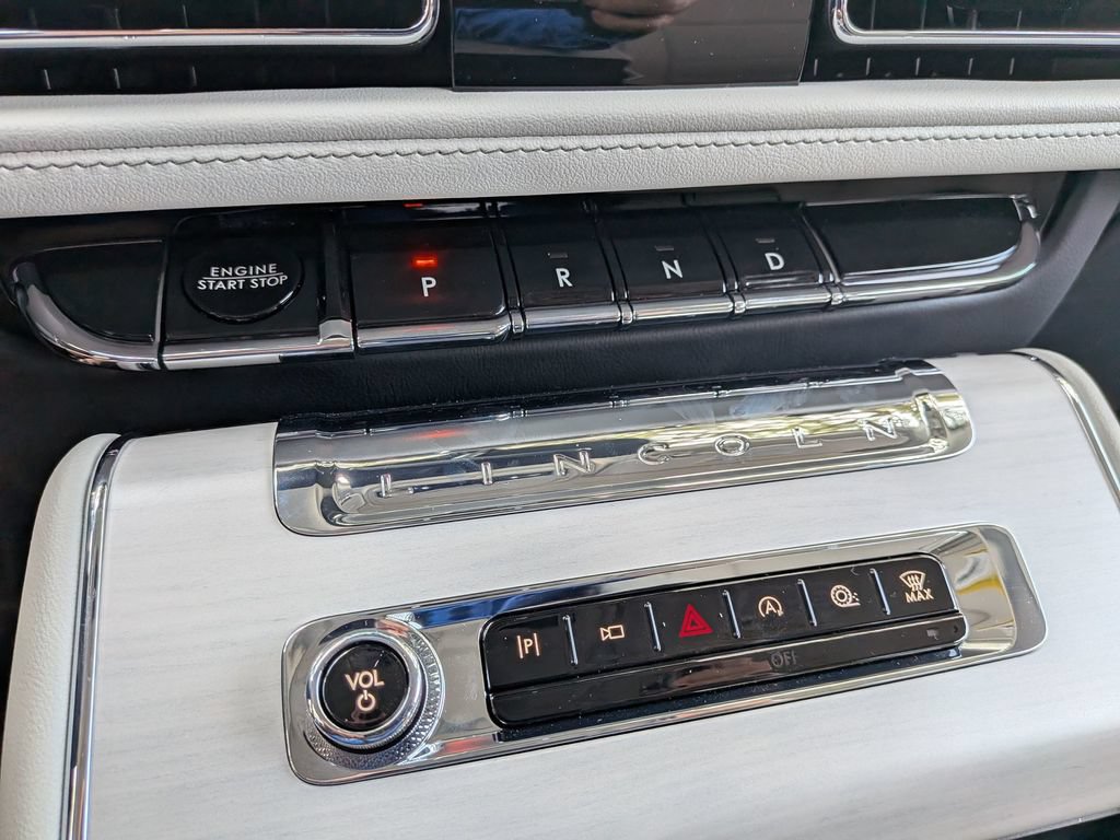 New 2026 Lincoln Aviator Reserve w/ Luxury Package RWD image 19