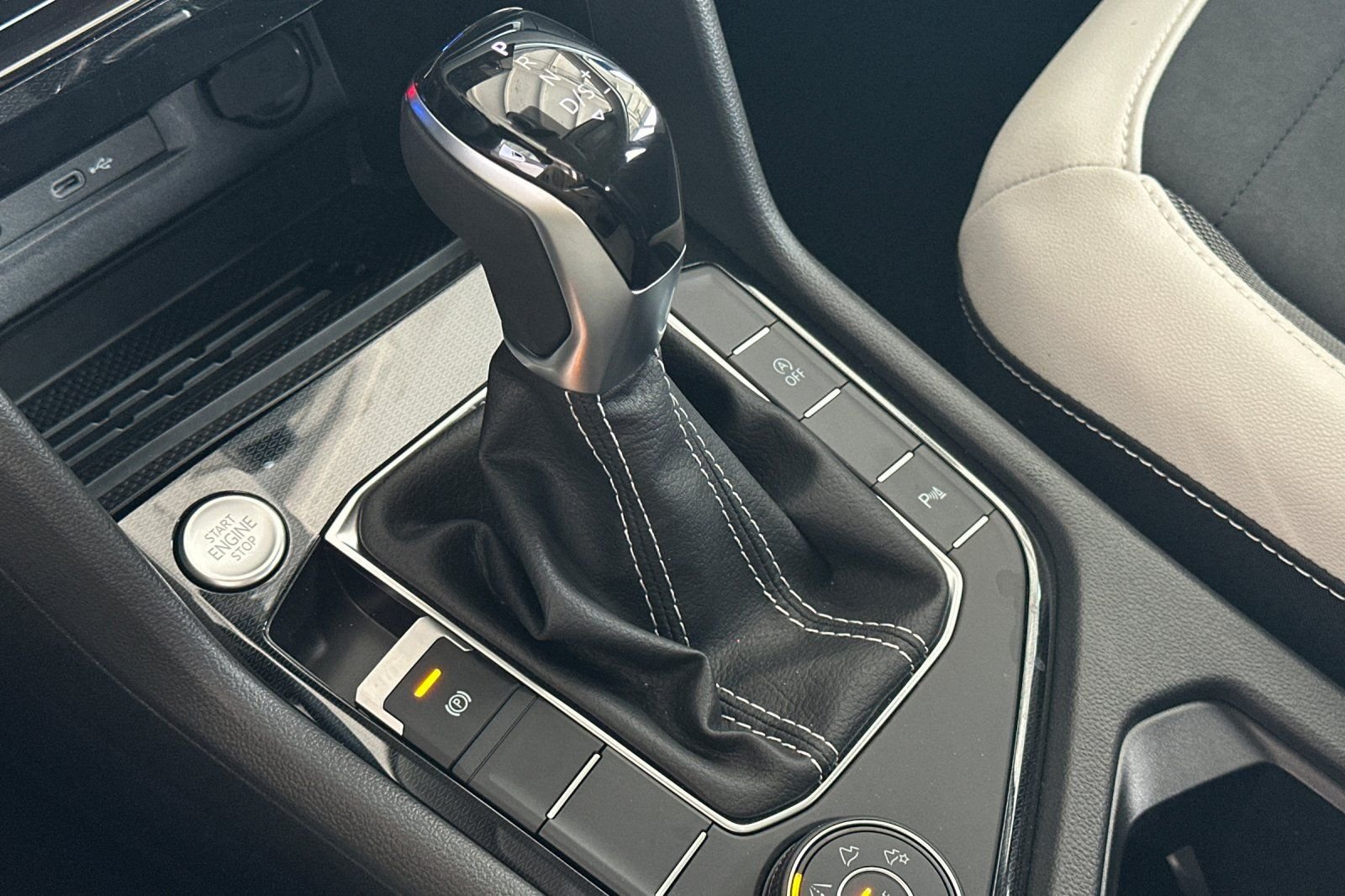 New 2026 Volkswagen Taos SE AWD/4WD image 21