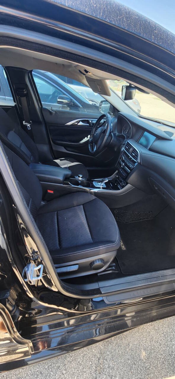Used 2017 INFINITI QX30 FWD image 8