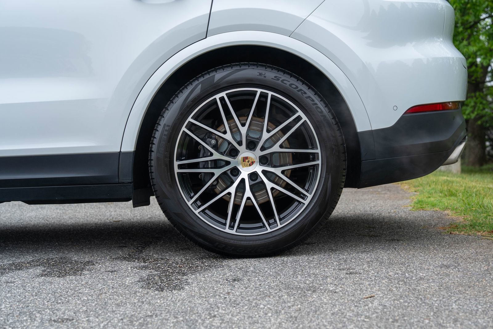 Certified 2024 Porsche Cayenne AWD/4WD image 13