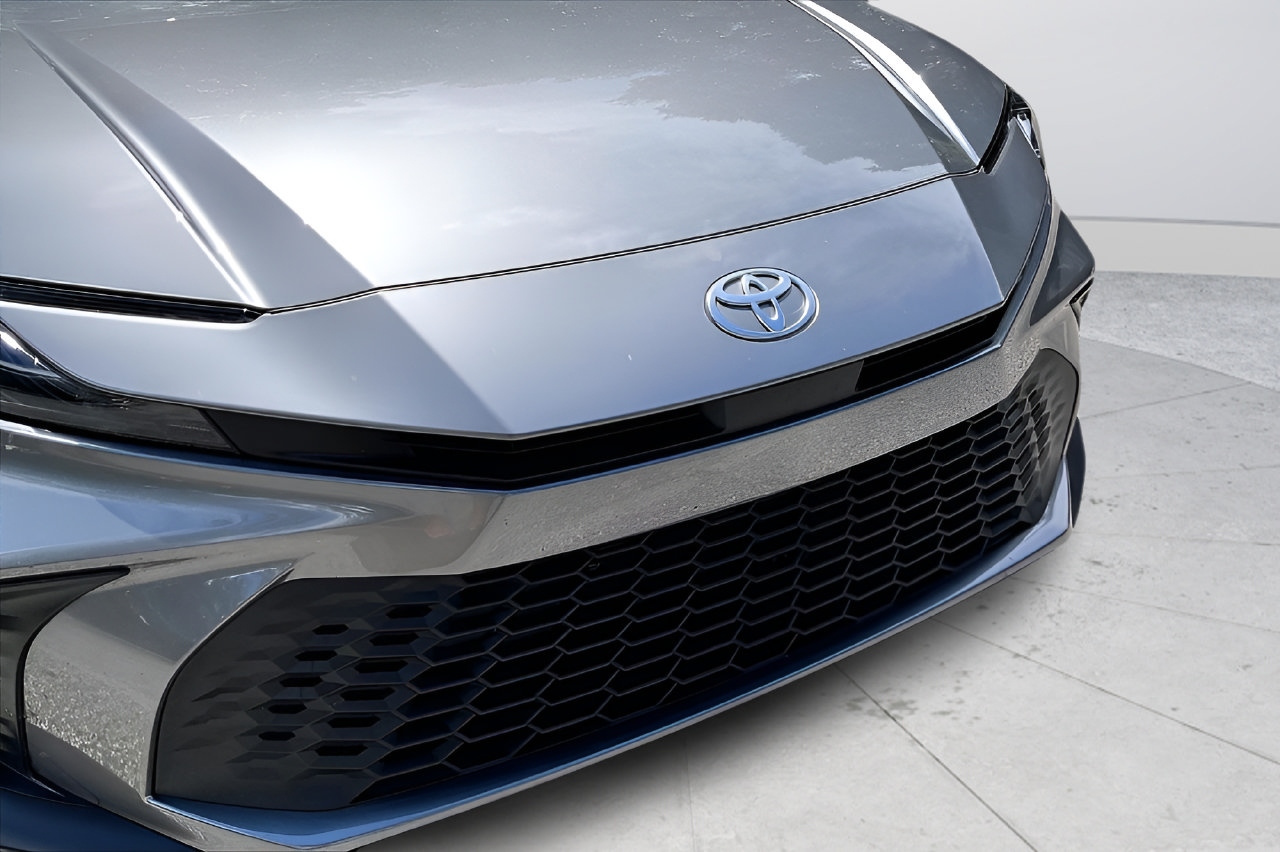 Used 2026 Toyota Camry SE FWD image 35