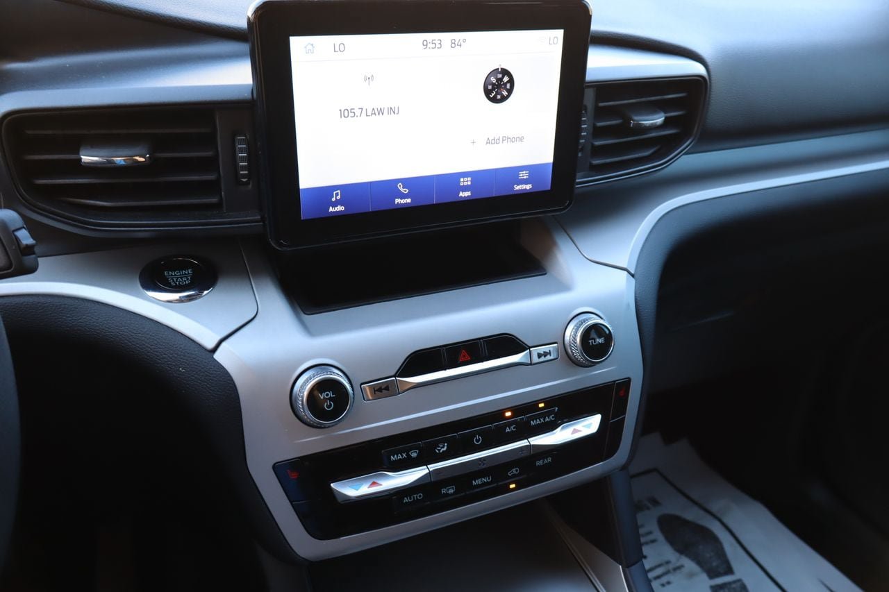 Used 2023 Ford Explorer XLT AWD/4WD image 7