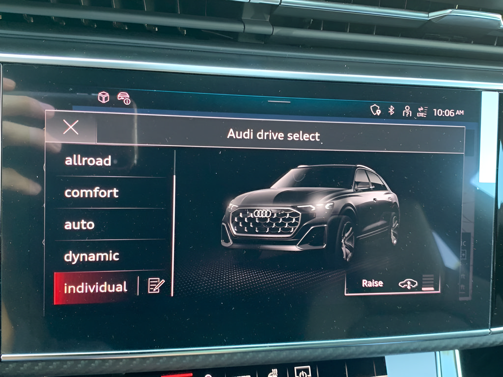 New 2026 Audi SQ8 Premium Plus AWD/4WD image 28