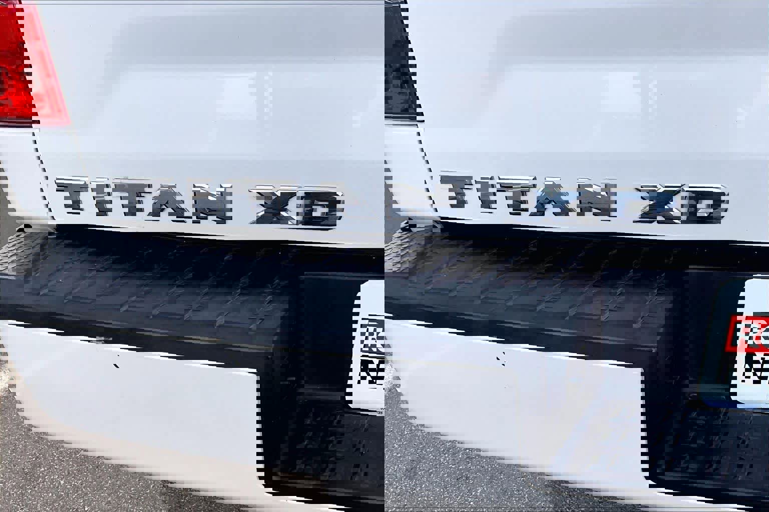 Used 2017 Nissan Titan PRO-4X image 10