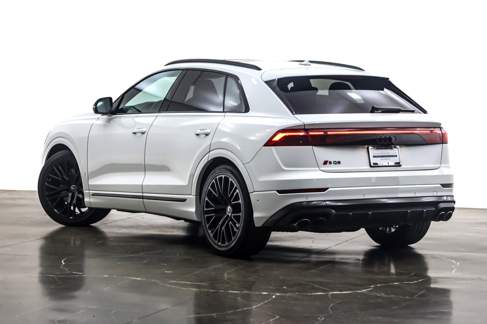 Used 2024 Audi SQ8 Premium Plus w/ Executive Package image 13