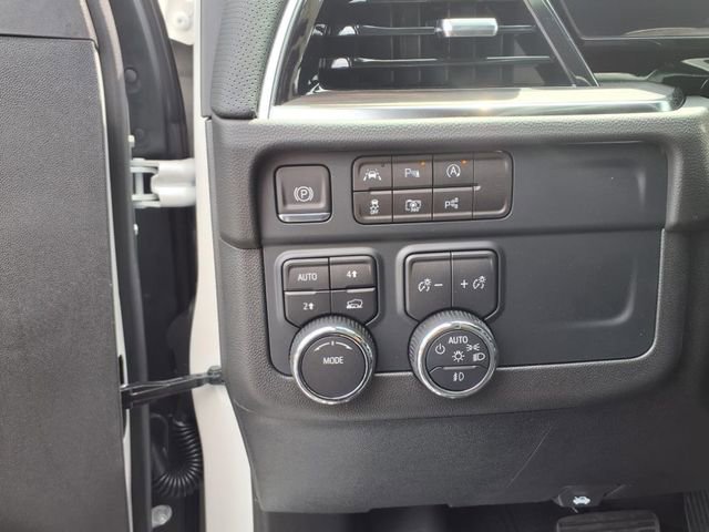 New 2025 Chevrolet Suburban Premier image 12