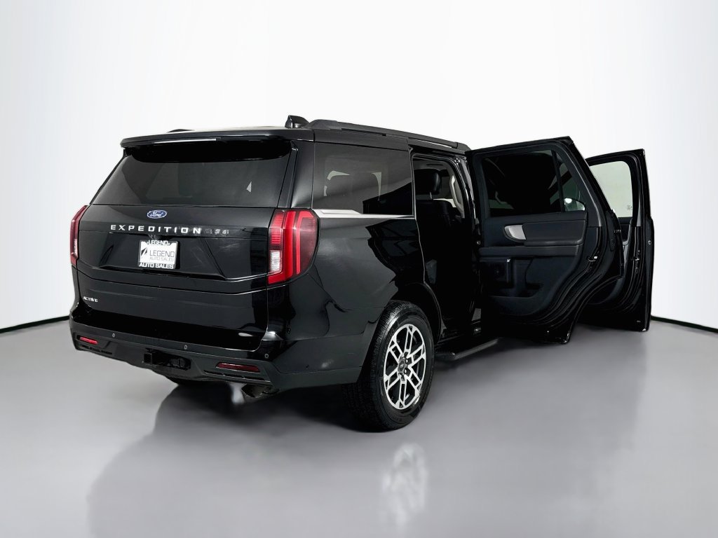 Used 2025 Ford Expedition Active AWD/4WD image 25