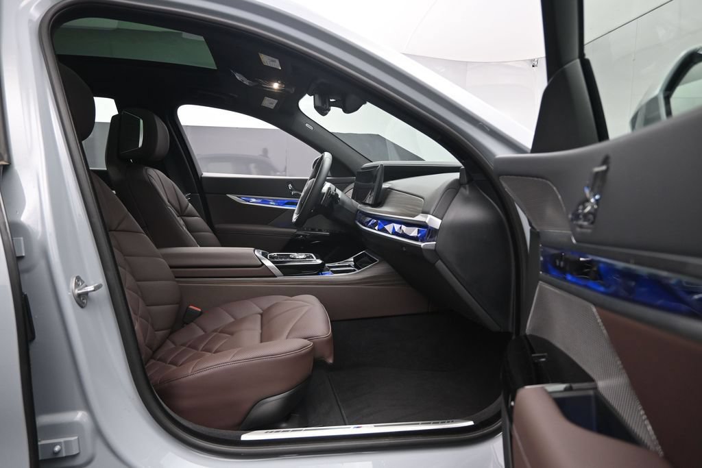 Used 2026 BMW 740i xDrive AWD/4WD image 26