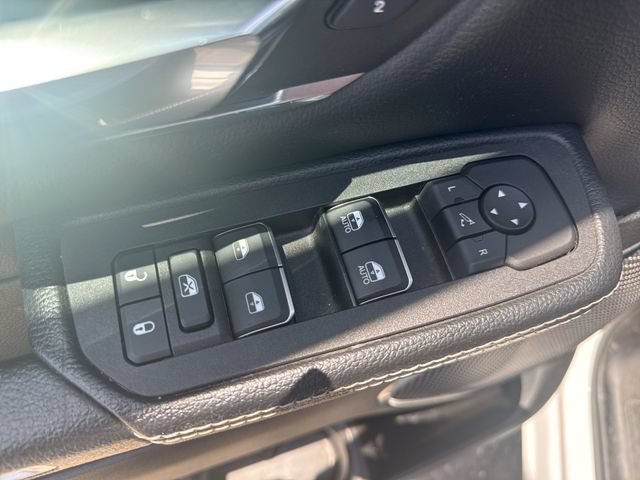 Used 2025 RAM 1500 Laramie AWD/4WD image 13