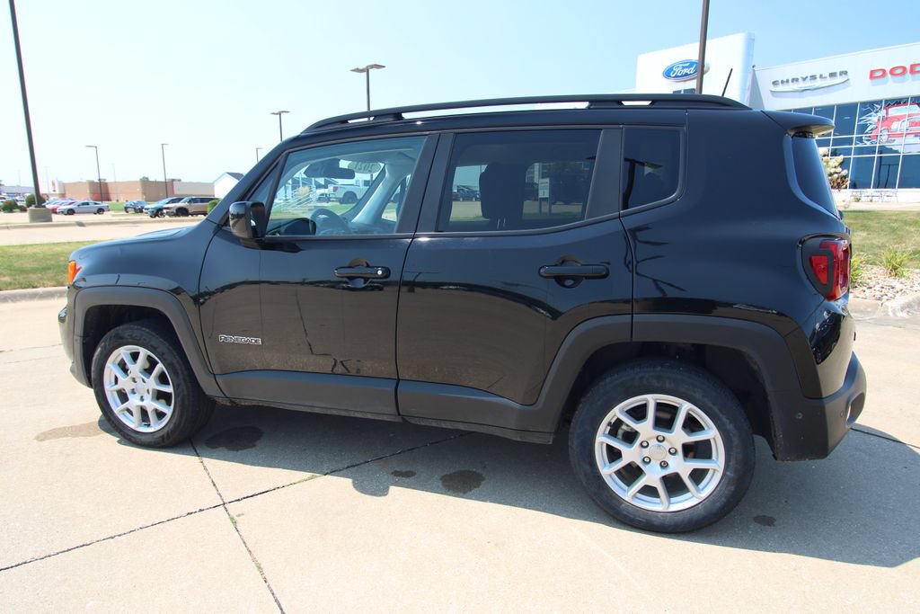 Used 2021 Jeep Renegade Latitude w/ Luxury Group I AWD/4WD image 15