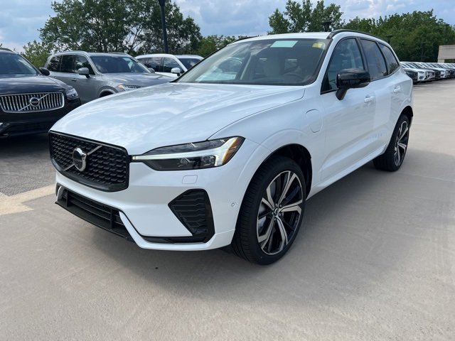 New 2025 Volvo XC60 T8 Ultra w/ Protection Package Premier image 3