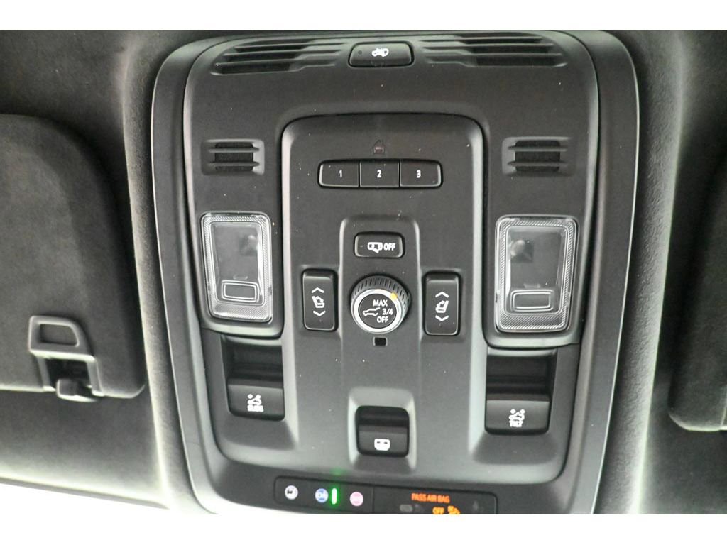 Certified 2024 Cadillac Escalade Sport Platinum w/ LPO, ONYX Package image 58