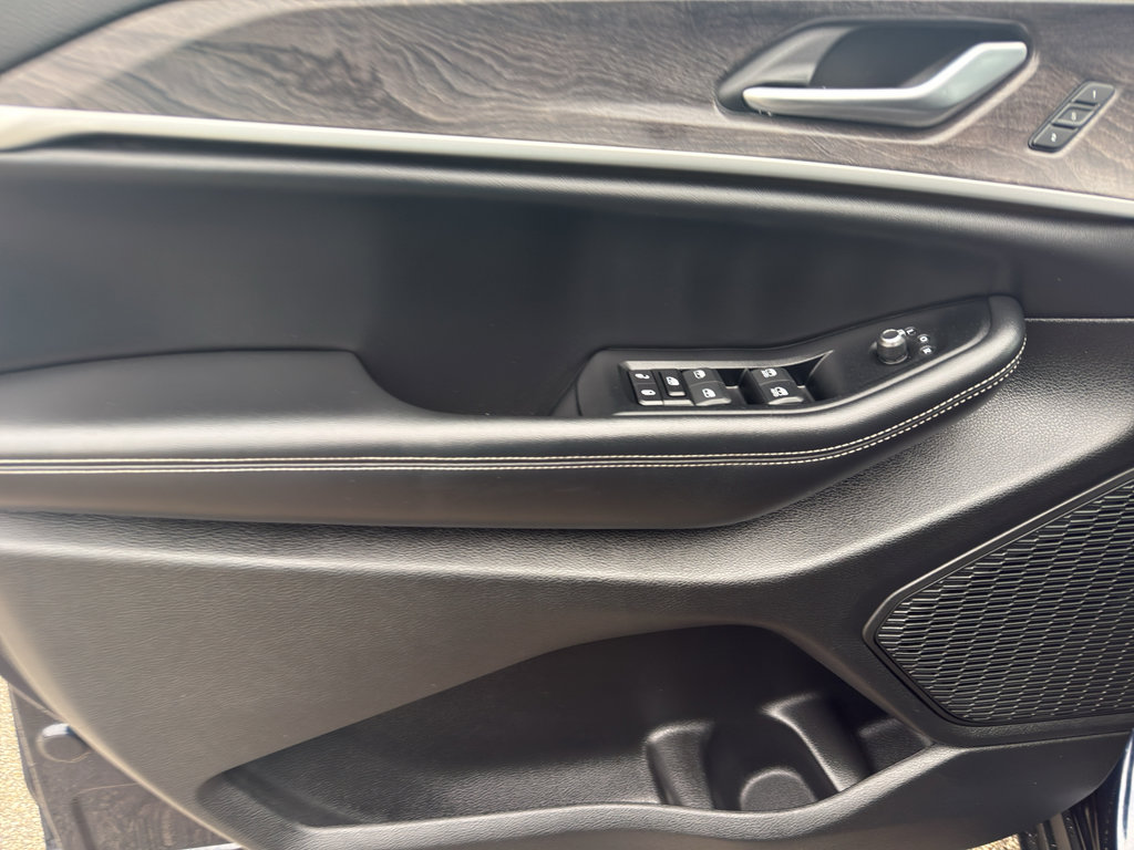 Used 2024 Jeep Grand Cherokee L Limited image 13