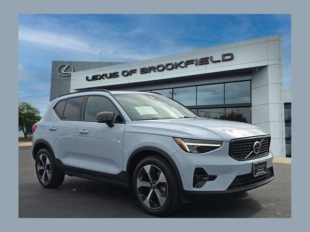Used 2025 Volvo XC40 B5 Plus