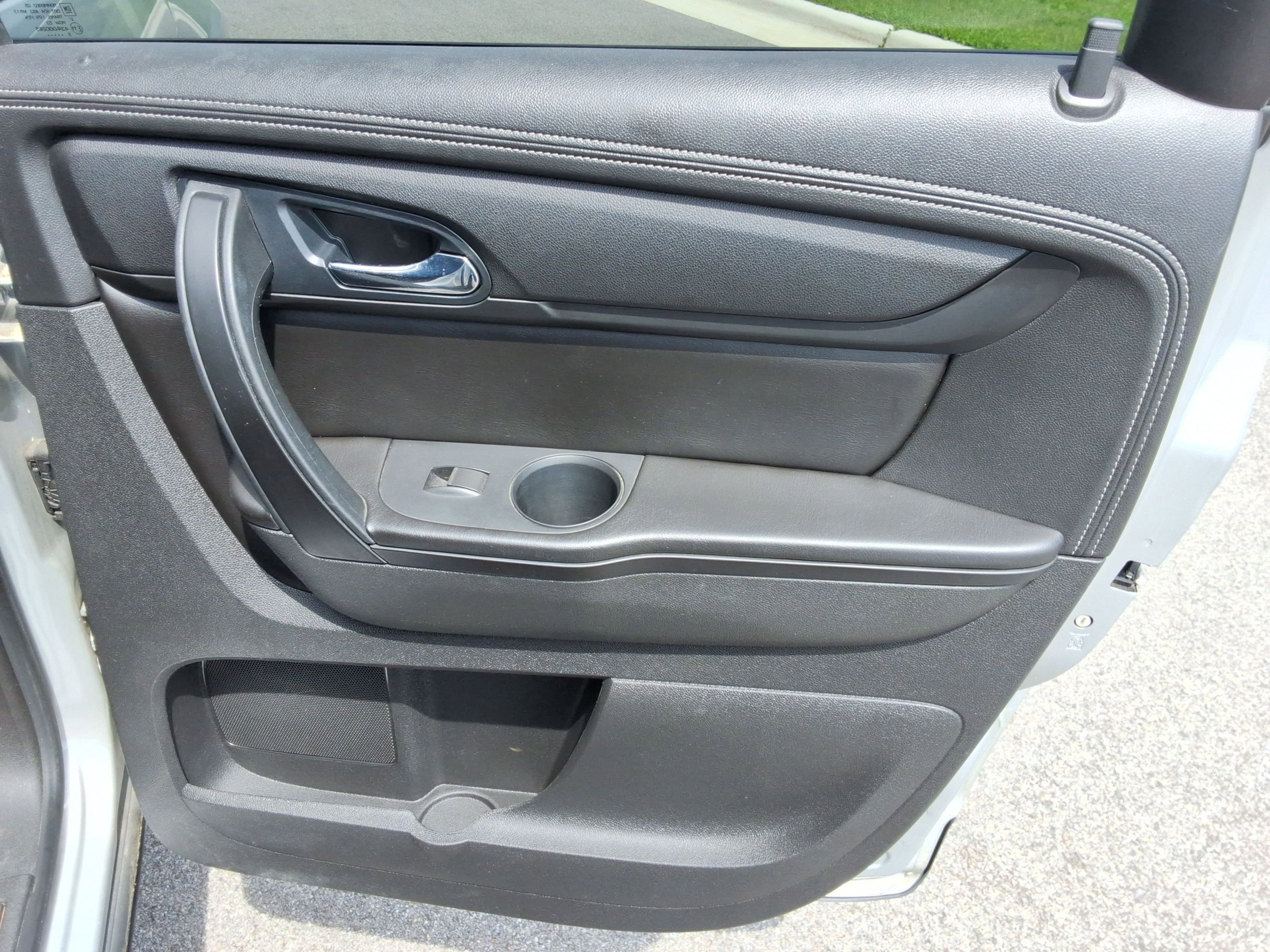 Used 2016 Chevrolet Traverse LT AWD/4WD image 24