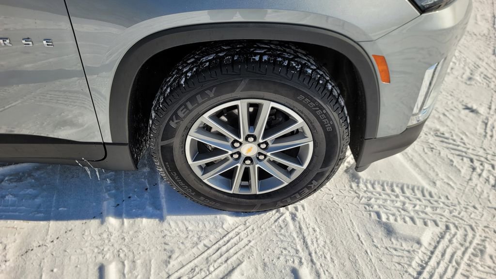 Used 2023 Chevrolet Traverse LT image 15