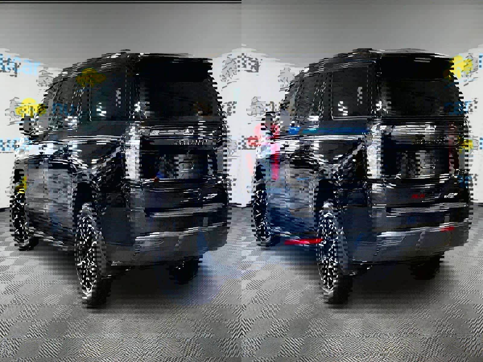 Used 2022 Chevrolet Suburban RST w/ Luxury Package image 4