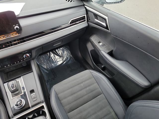 Used 2024 Mitsubishi Outlander SE image 17