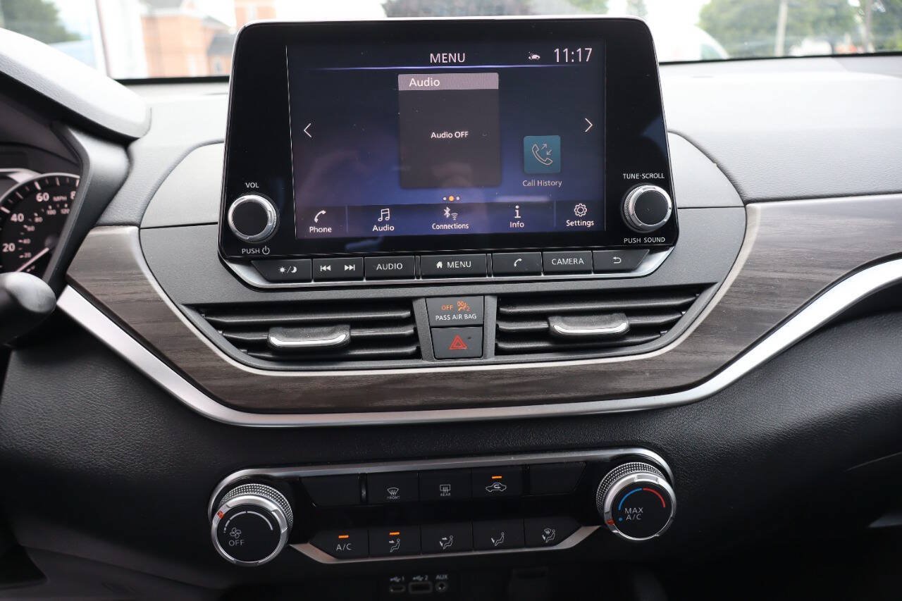 Used 2025 Nissan Altima 2.5 SV FWD image 6
