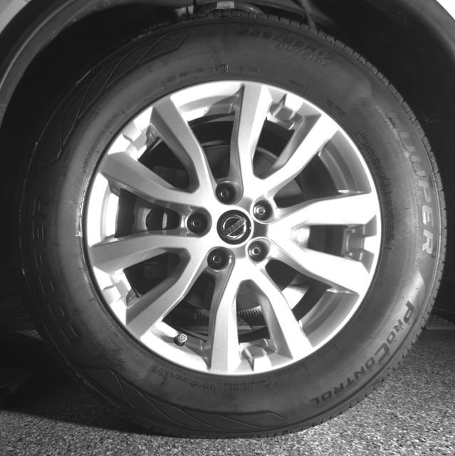 Used 2018 Nissan Rogue SV w/ Premium Package FWD image 18