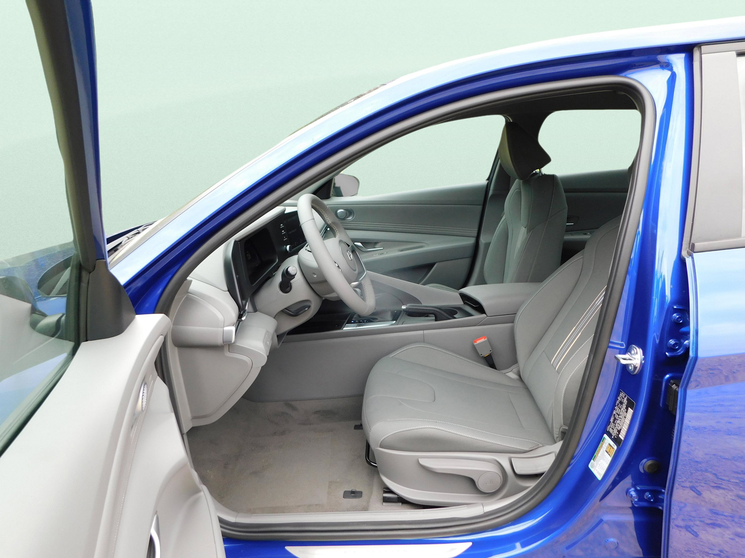 Certified 2025 Hyundai Elantra Sport FWD image 10
