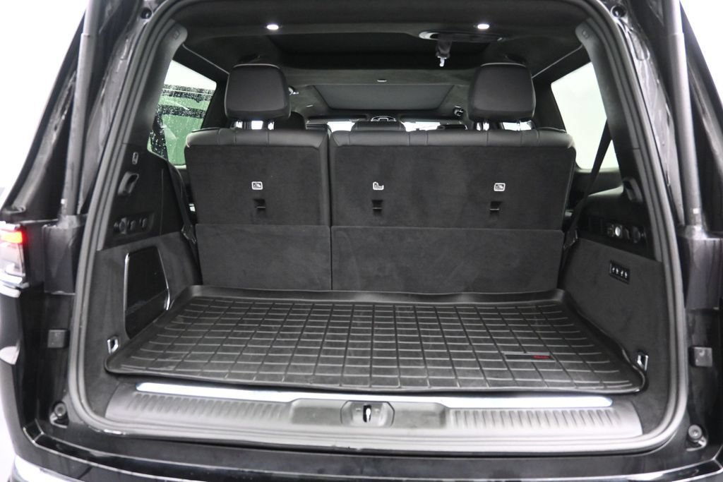 Used 2023 Jeep Grand Wagoneer Series II w/ Flexible Seating Group AWD/4WD image 2