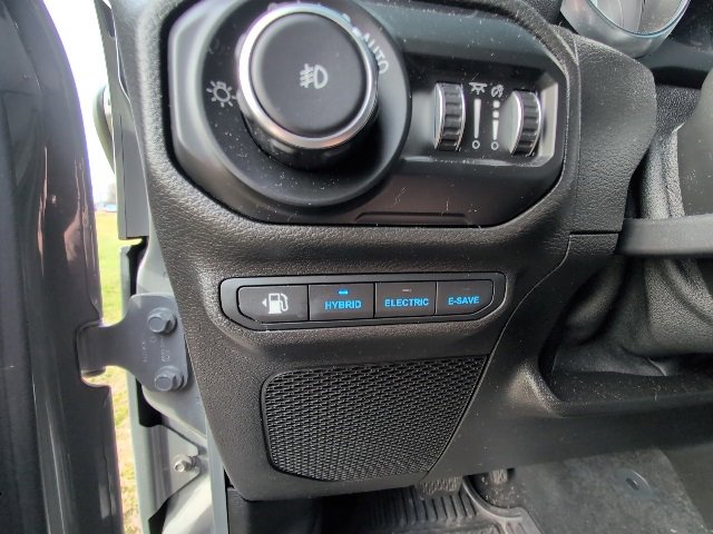 Used 2021 Jeep Wrangler Unlimited Sahara w/ Cold Weather Group image 13