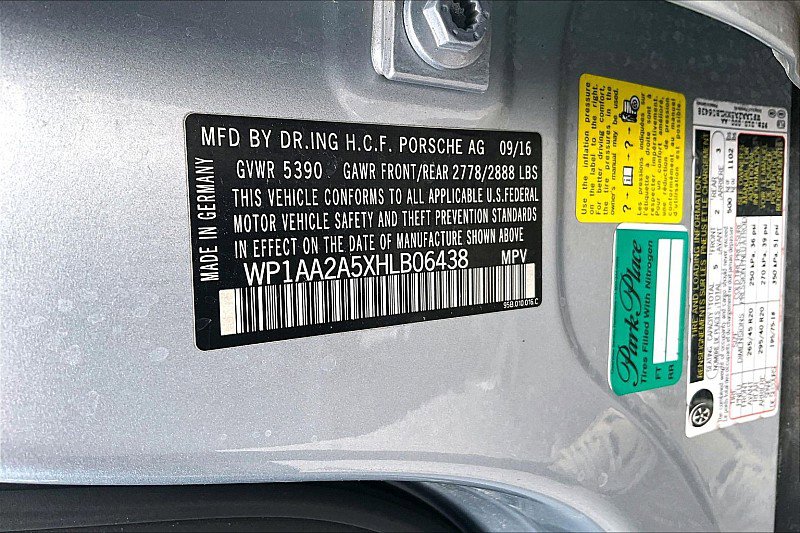 Used 2017 Porsche Macan AWD/4WD image 29
