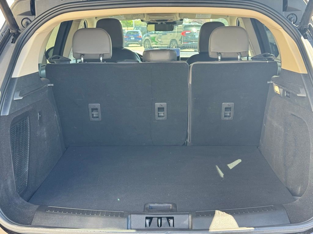 Used 2023 Lincoln Corsair Reserve w/ Equipment Group 201A image 9