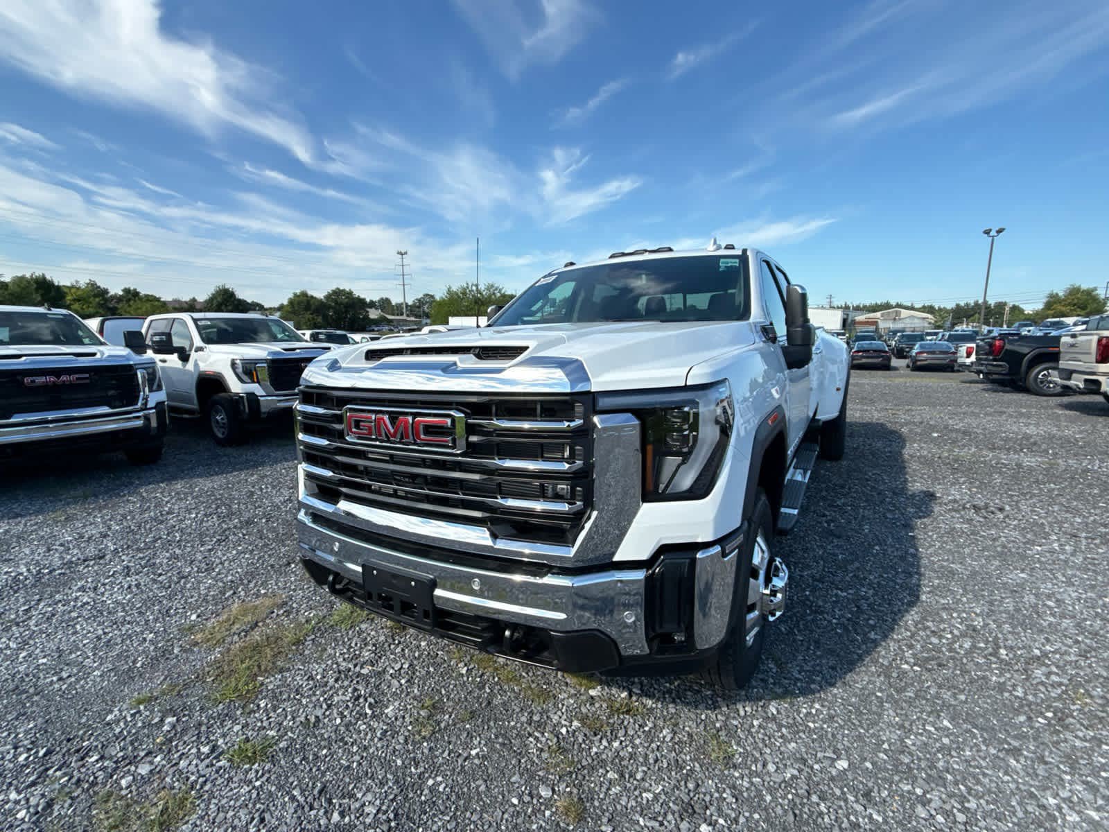 New 2026 GMC Sierra 3500 SLT w/ SLT Premium Package AWD/4WD image 31