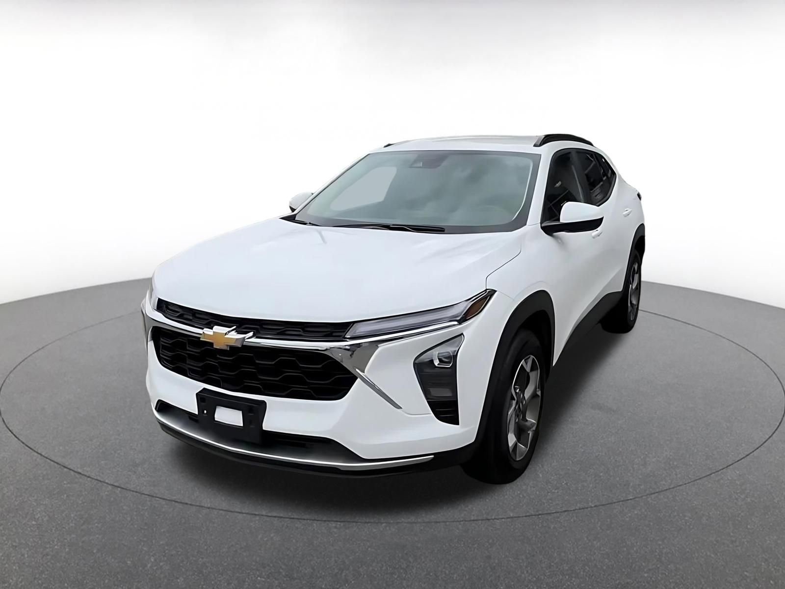 Used 2025 Chevrolet Trax LT FWD image 6