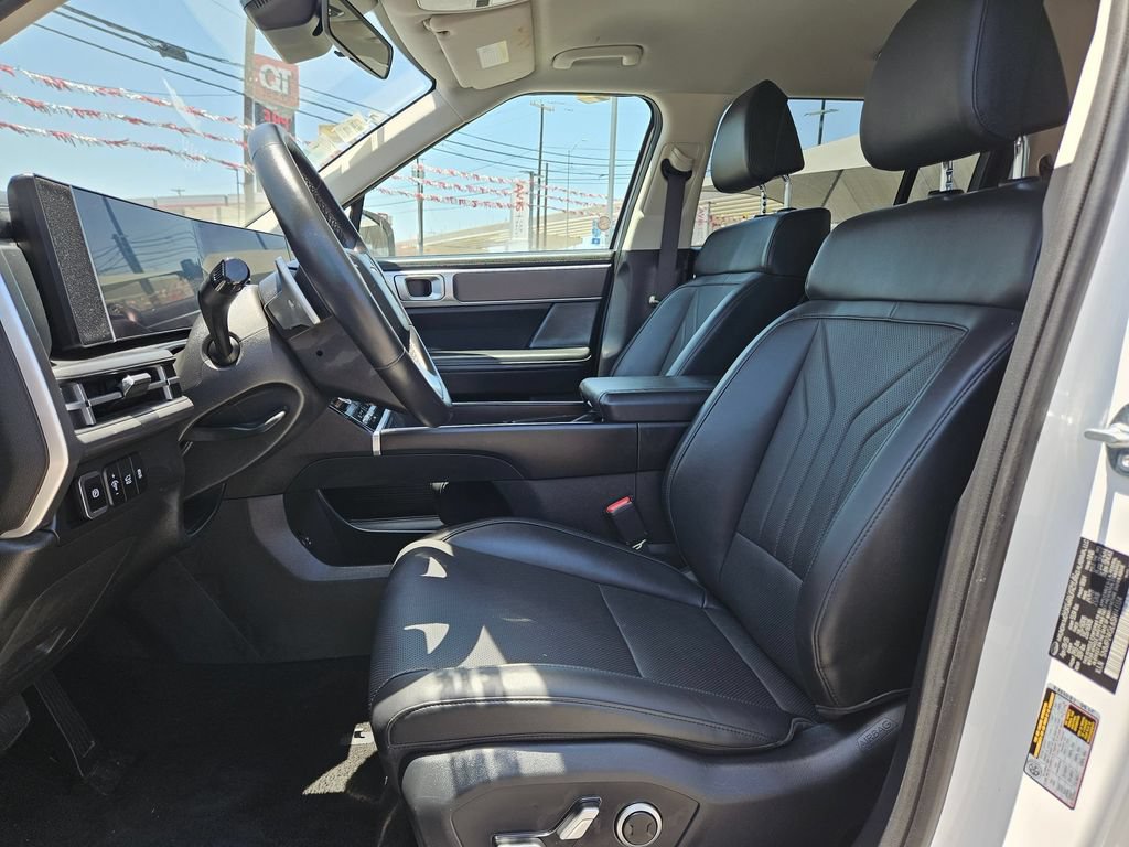 Used 2025 Hyundai Santa Fe SEL FWD image 15