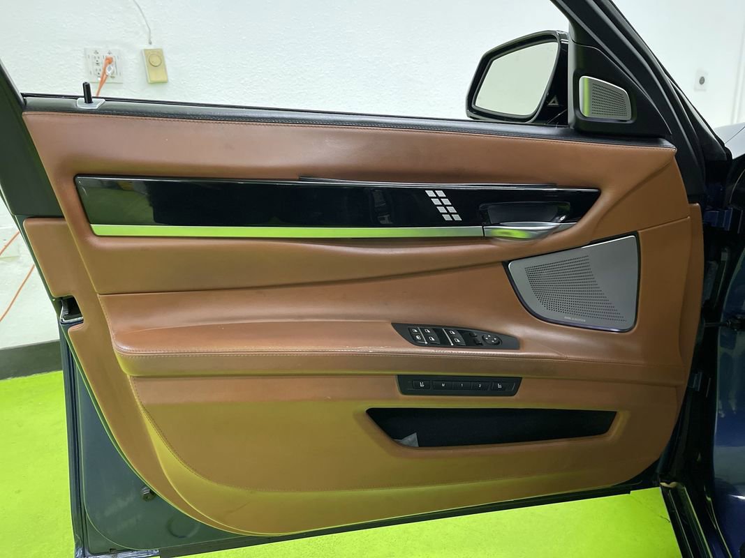 Used 2014 BMW ALPINA B7 xDrive LWB image 16