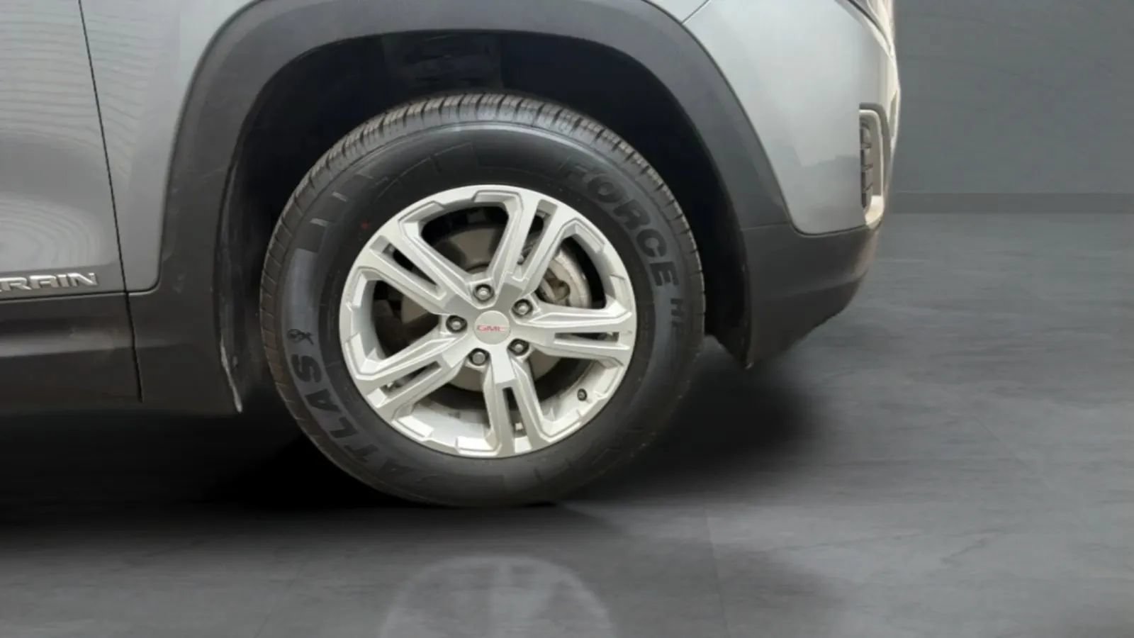Used 2018 GMC Terrain SLE AWD/4WD image 26