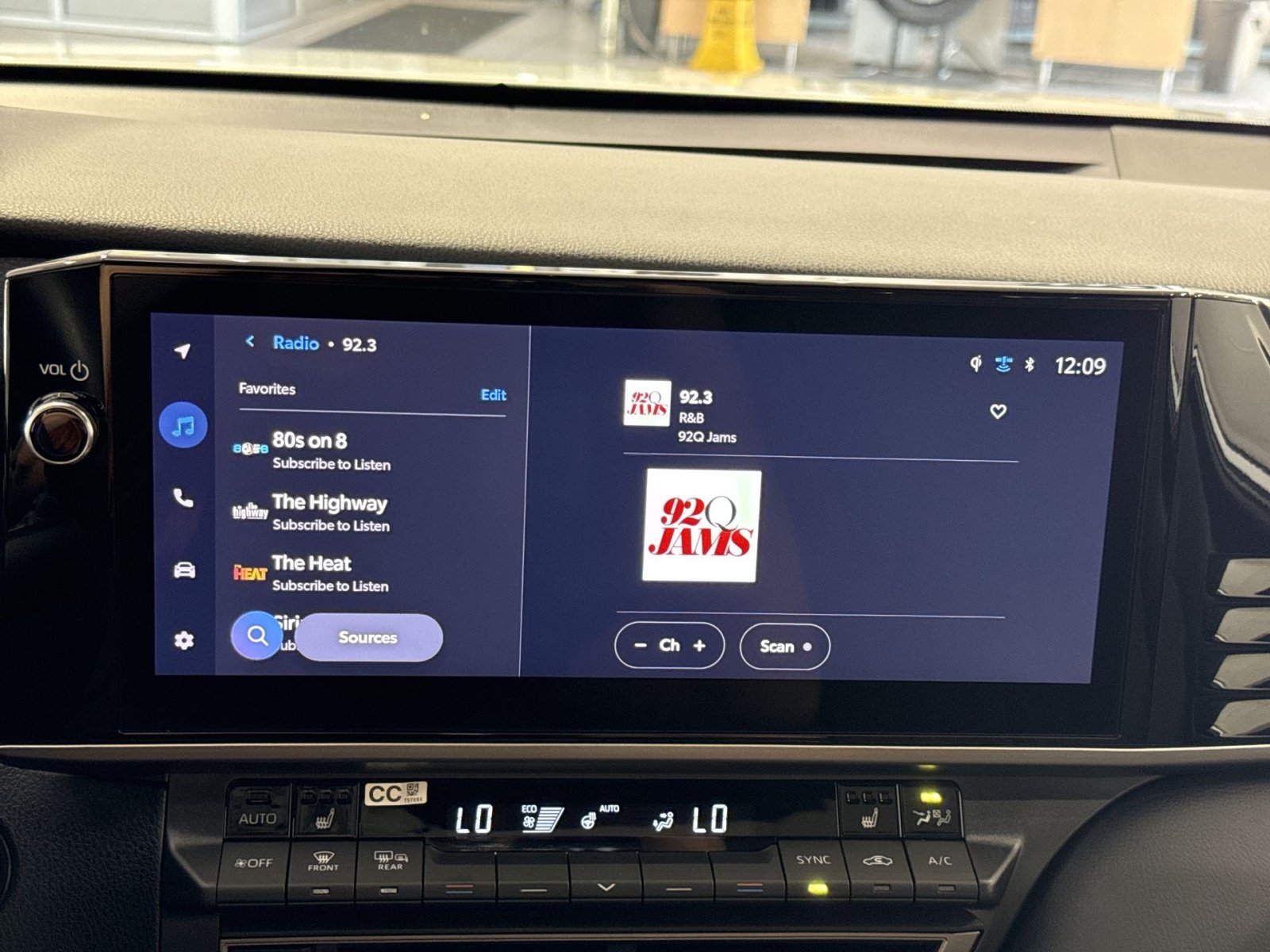Used 2026 Toyota Camry XSE FWD image 19