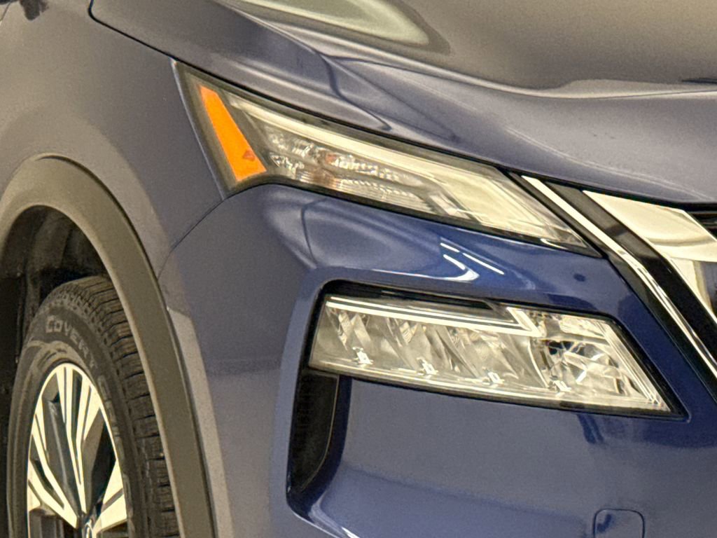 Used 2022 Nissan Rogue SV image 5