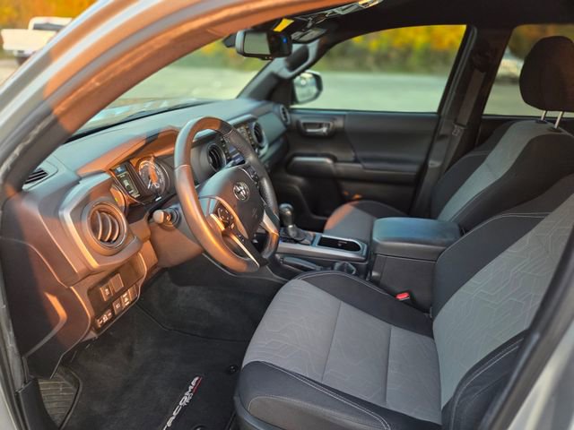 Used 2022 Toyota Tacoma TRD Off-Road image 23